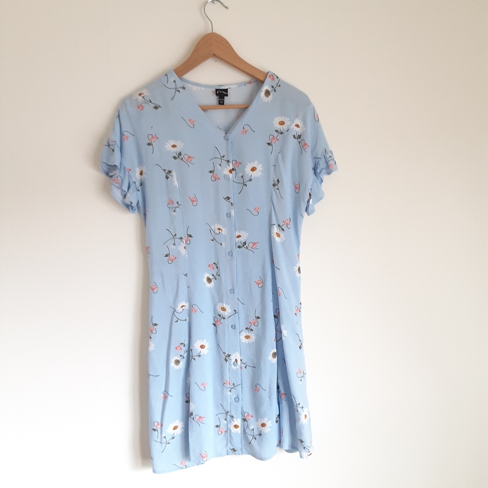 Vintage flowy flower button up dress